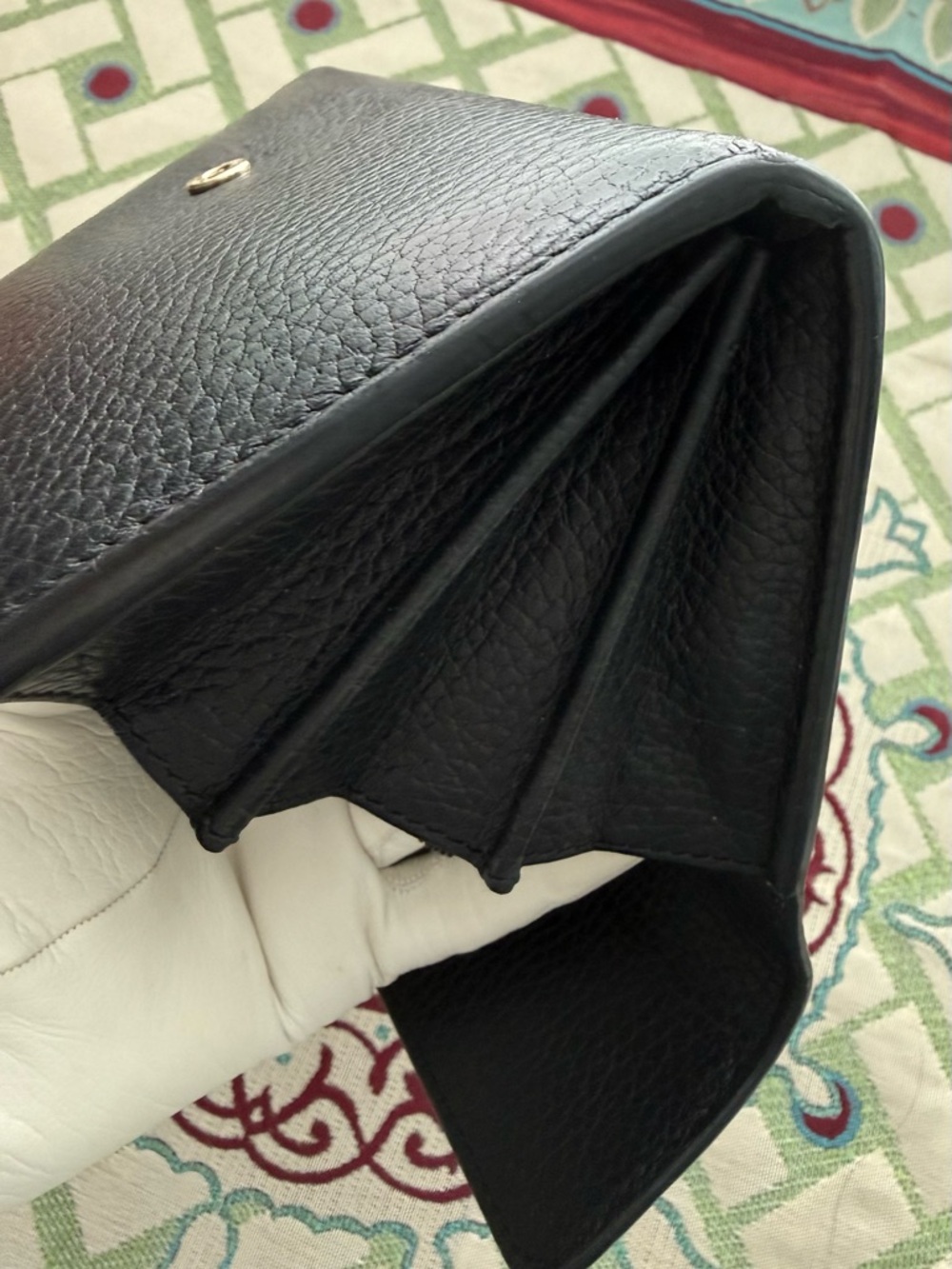 Gucci Black Leather Wallet with Gold Interlocking G - Picture 8 of 16